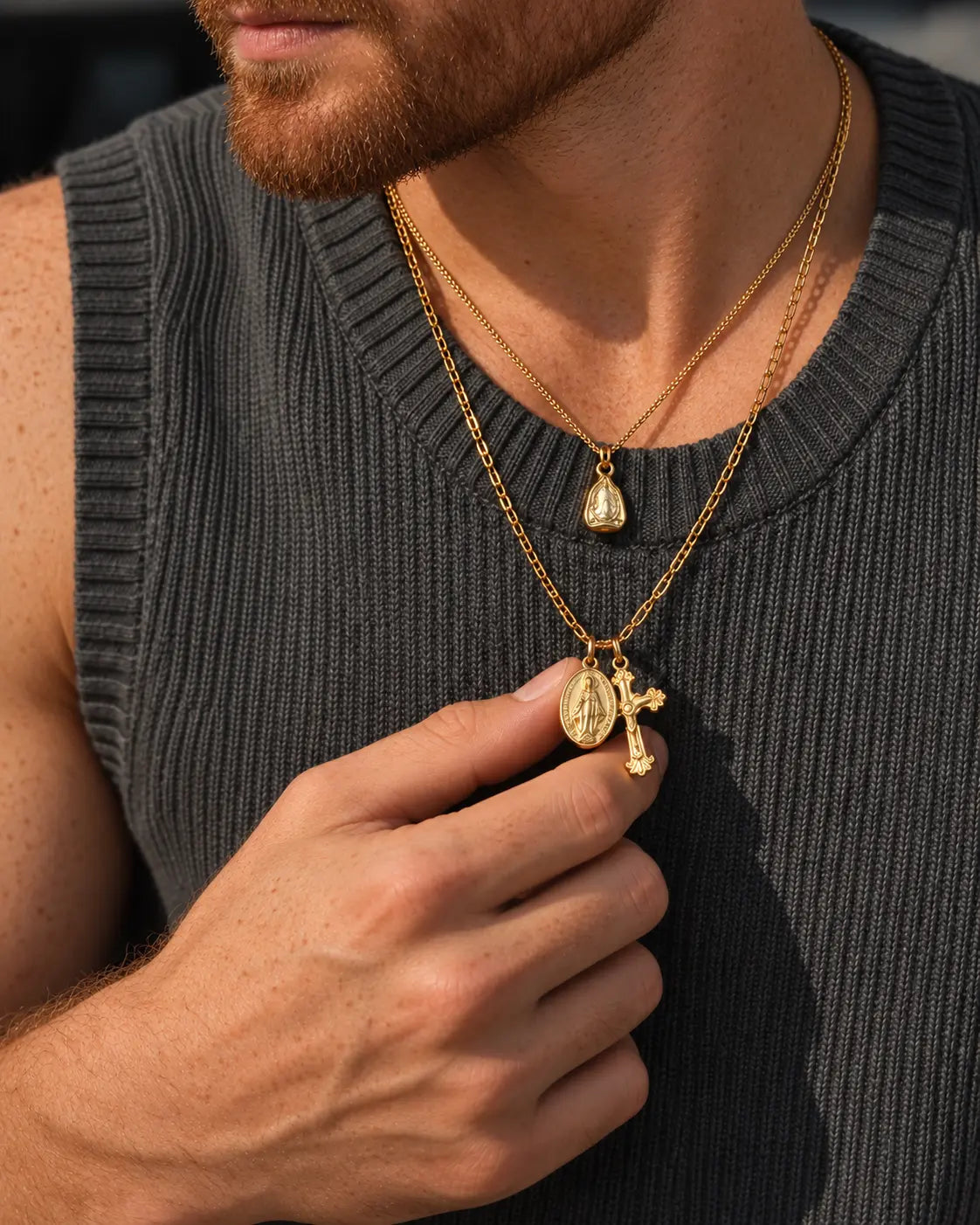 Colgante con cruz y virgen